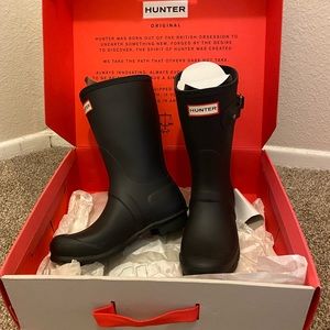 Womens size 5 short black Hunter boots